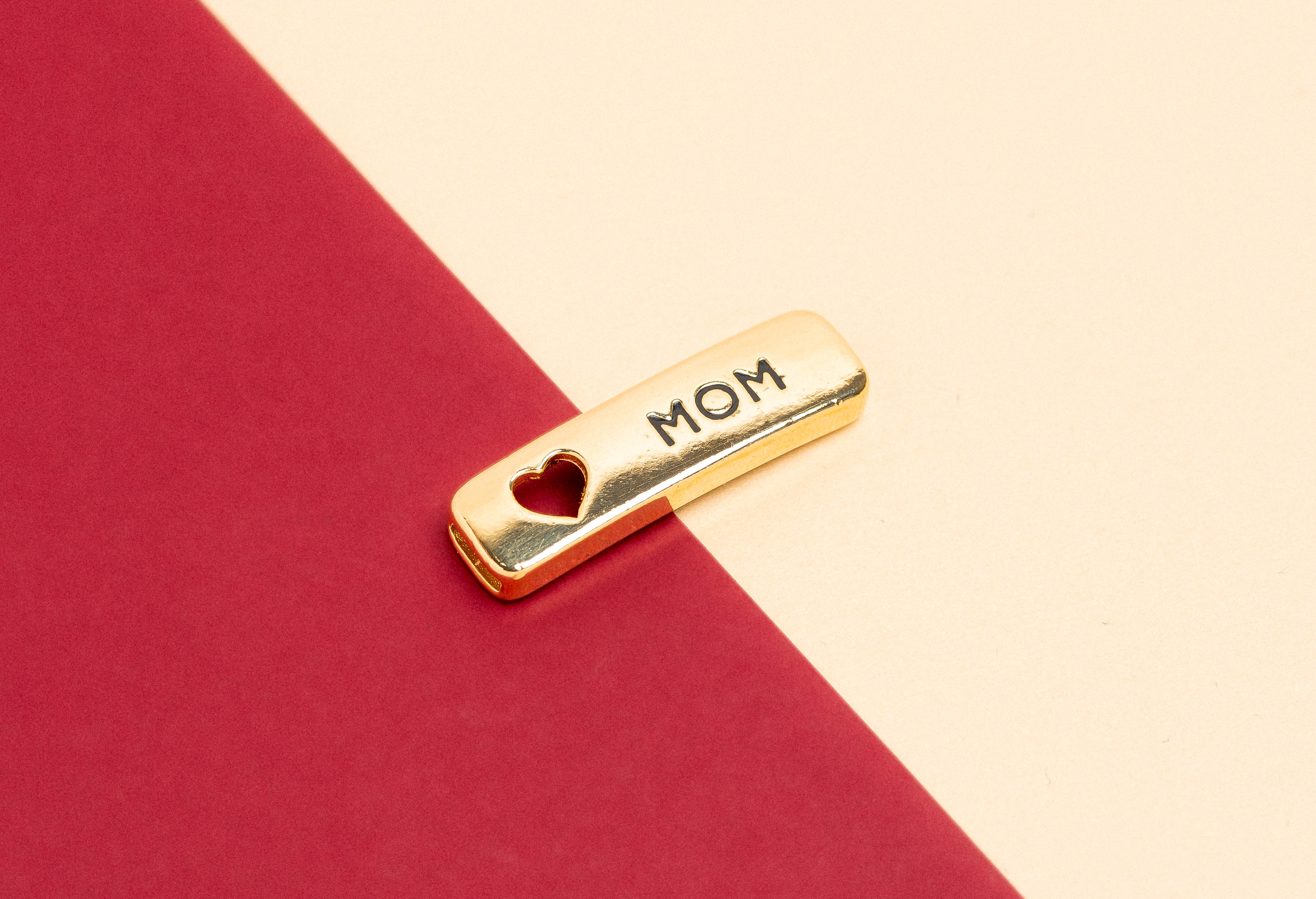 Celebrate the purest love with our special Mother’s Day collection.
Designed to honor the women who gave us life, these pieces blend elegance, meaning, and beauty in every detail.